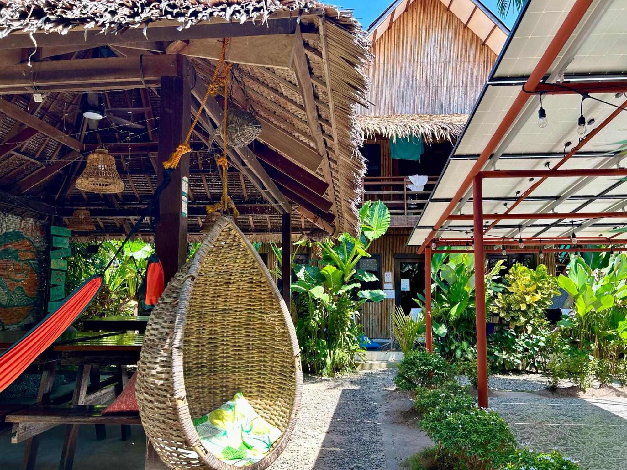 Ilakai Hostel General Luna (Surigao del Norte)