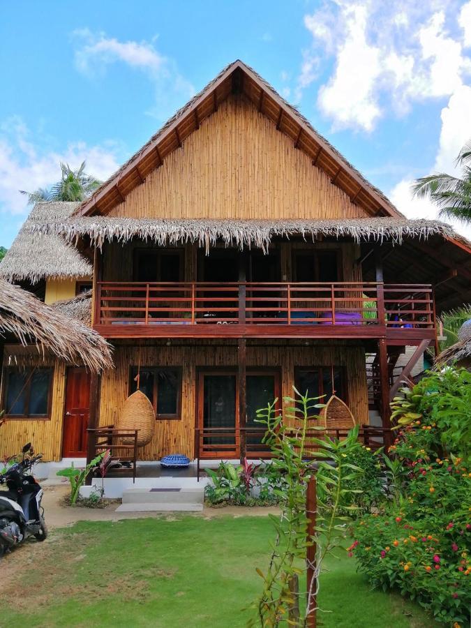 Ilakai Hostel General Luna (Surigao del Norte)